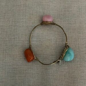 Women’s stone wire bracelet